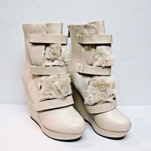 Juicy Couture 8 Wedge Boots JCAMICAWHITE